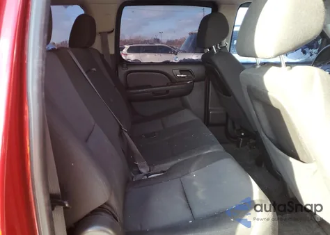 2013 Chevrolet Suburban K1500 Ls z USA, uszkodzony, nr VIN 1GNSKHE76DR170427